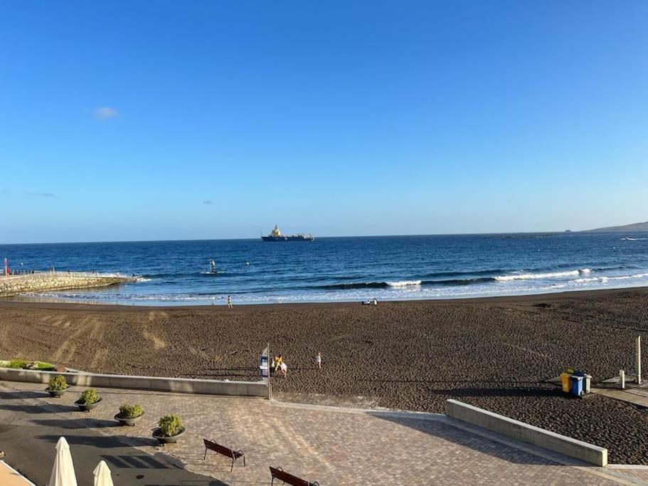 Pieds Dans L'Eau - Vue Sur Mer - Playa De Melenara Ngoại thất bức ảnh